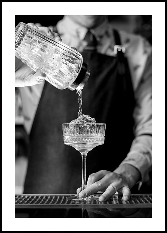 Bartender Pouring Cocktail Plakat - Posterbox.dk