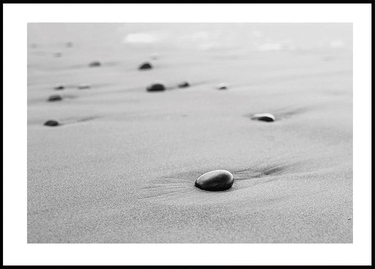 Small Stones On The Beach Plakat - Posterbox.dk