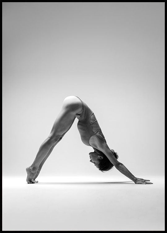 Practicing Yoga Plakat - Posterbox.no