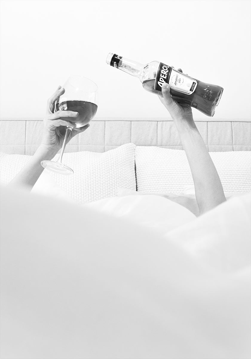 Aperol In Bed B&w -juliste