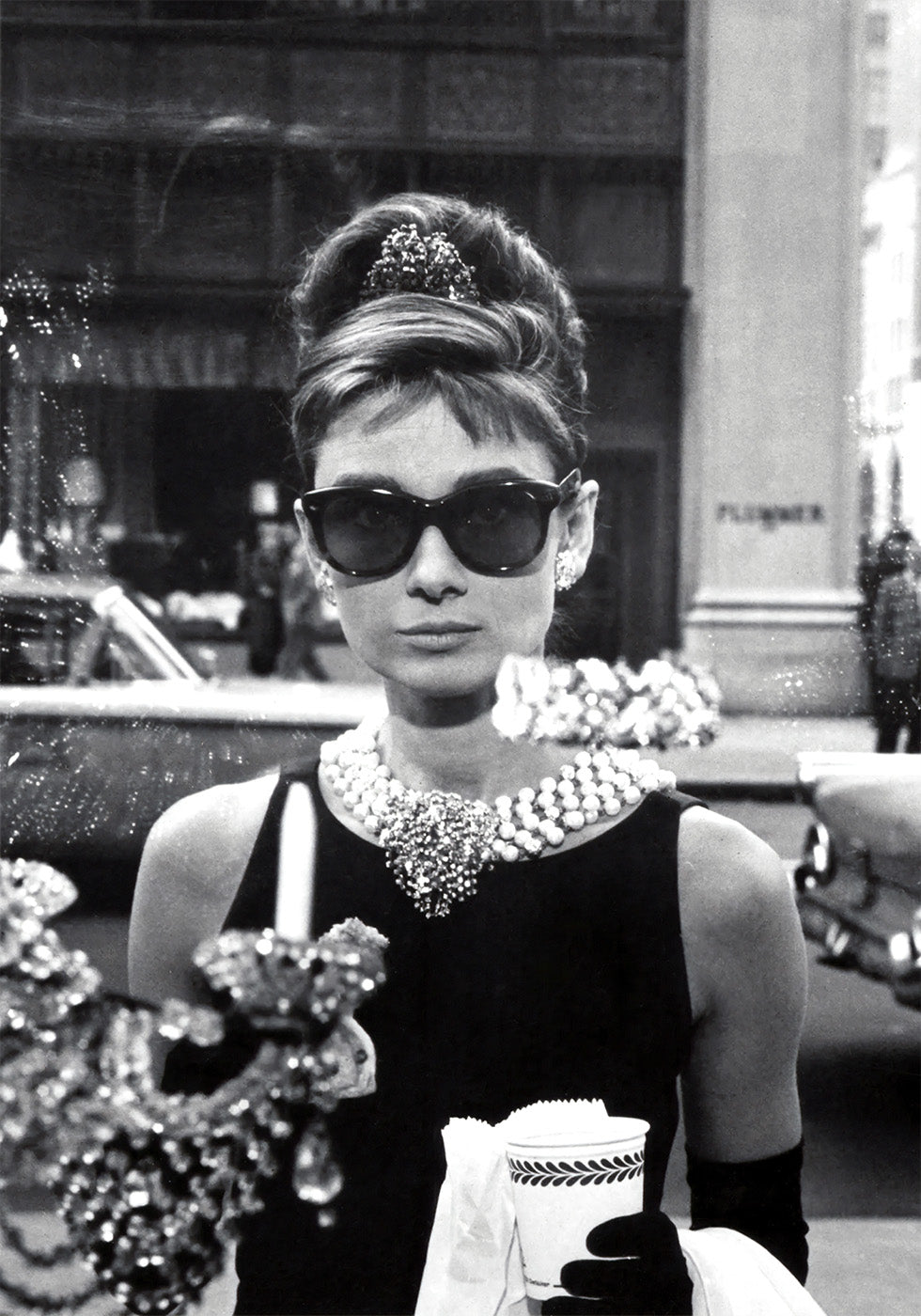 Audrey Hepburn Aamiainen Tiffany's Posterissa 