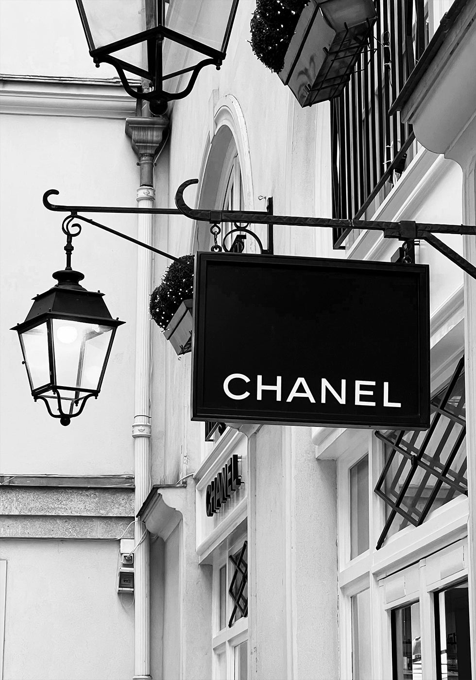 Chanel Parisin mustavalkoinen juliste