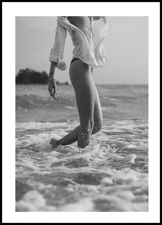 Woman and Ocean Plakat - Posterbox.dk