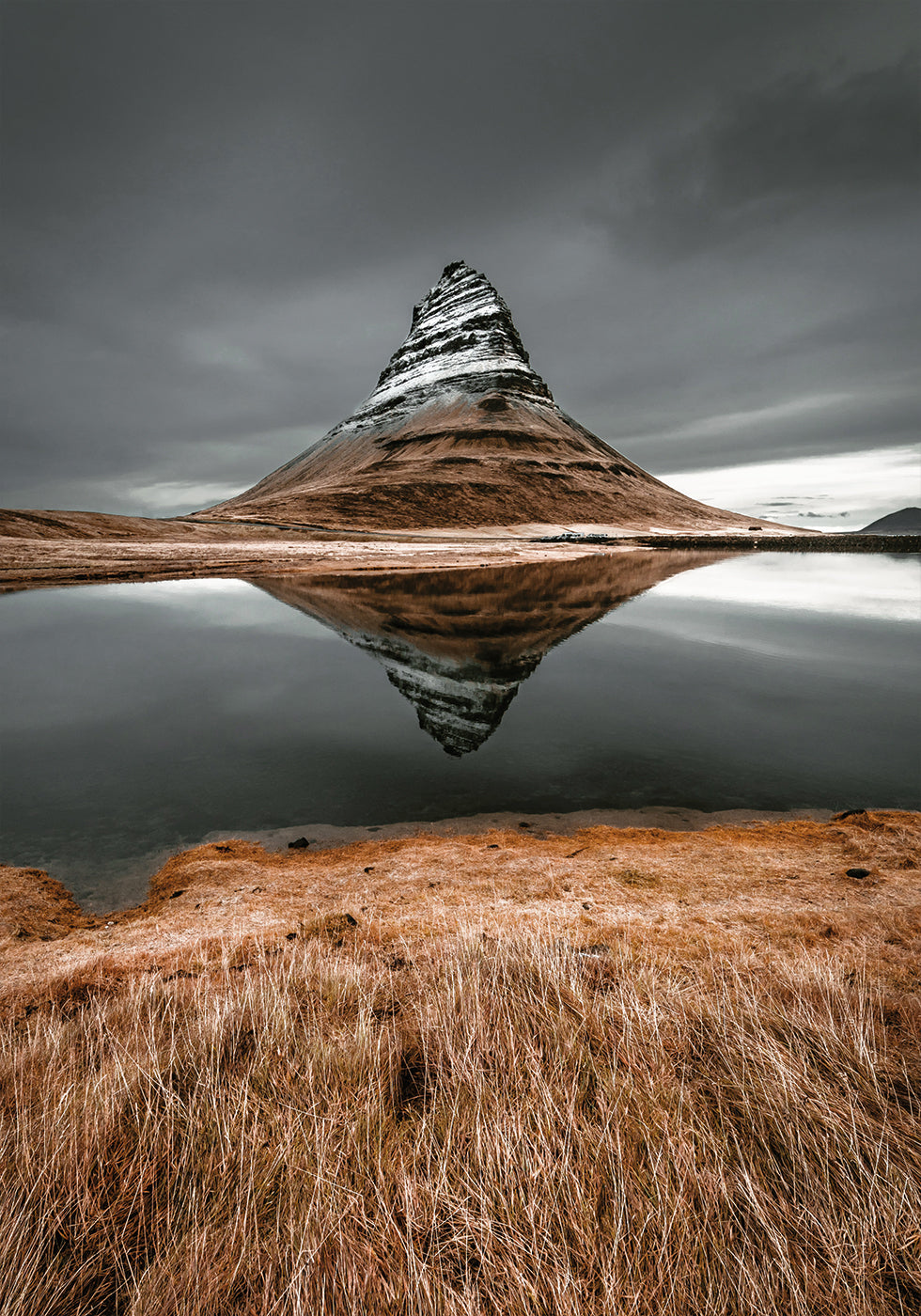 Majestic Mountain Reflection -juliste