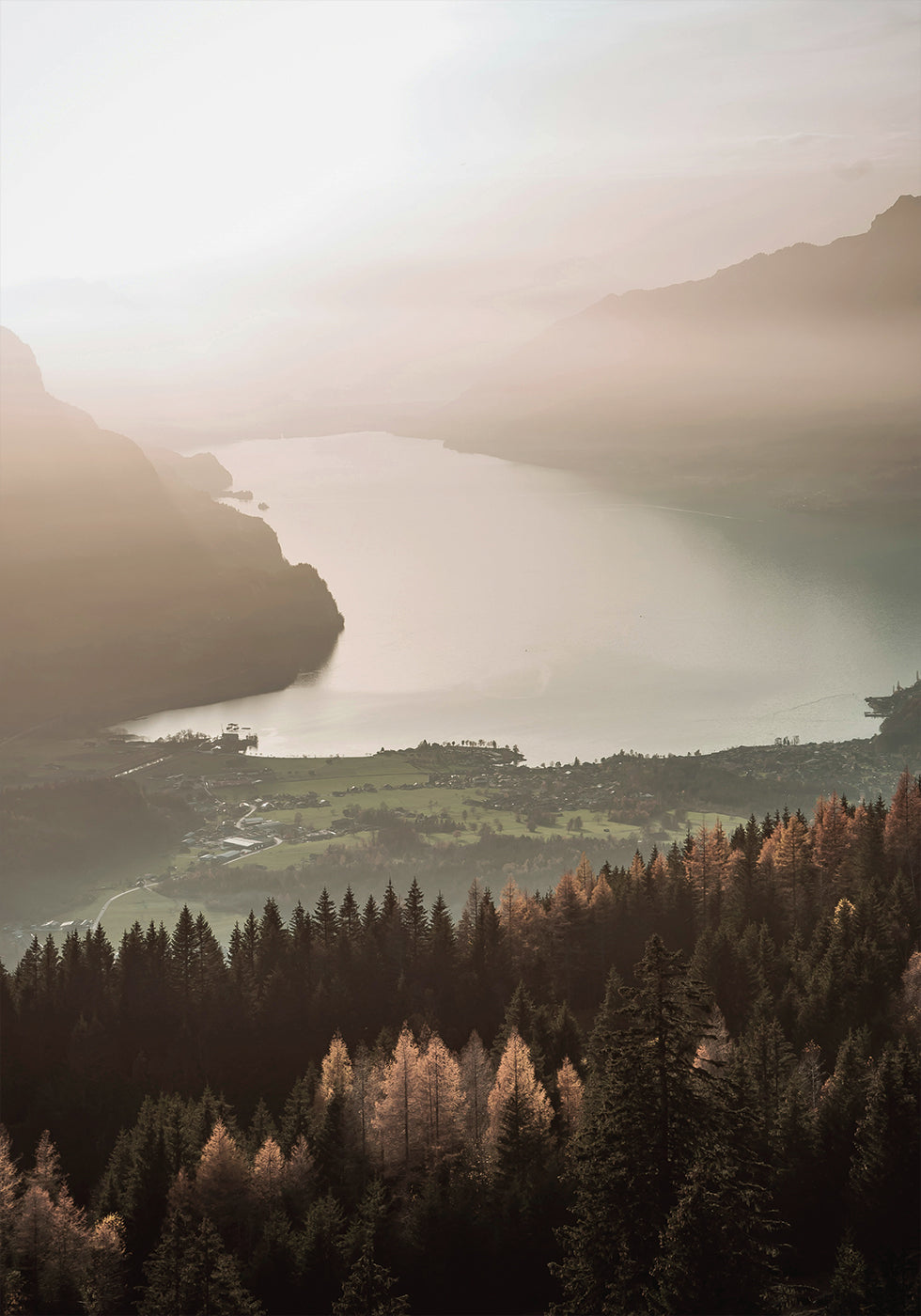 Misty Lake and Mountain View -juliste 