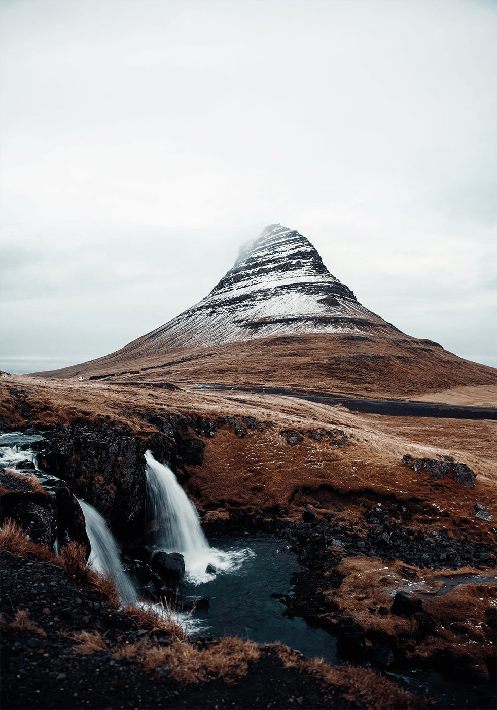 Kirkjufell Mountain and Waterfalls -juliste 