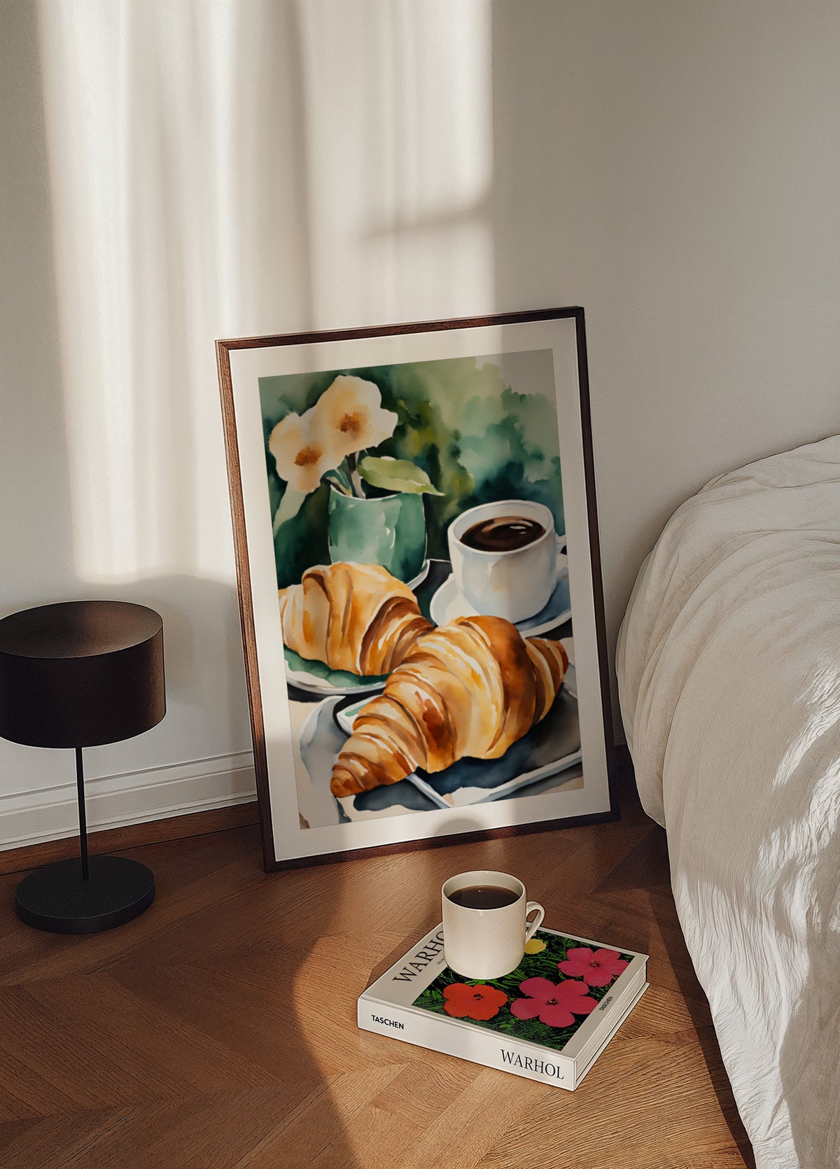 Tuoreet croissantit ja kahvi