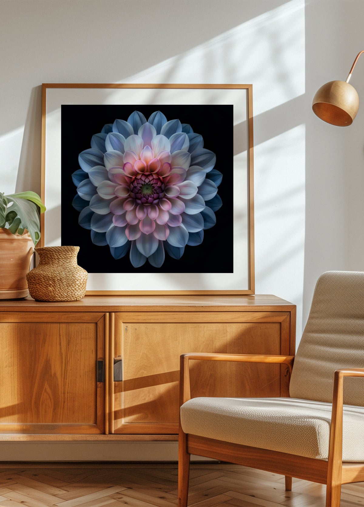 Vilkas Dahlia Bloom