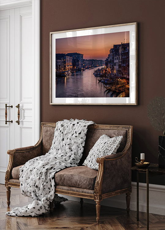 Venetsian Grand Canal auringonlaskun aikaan