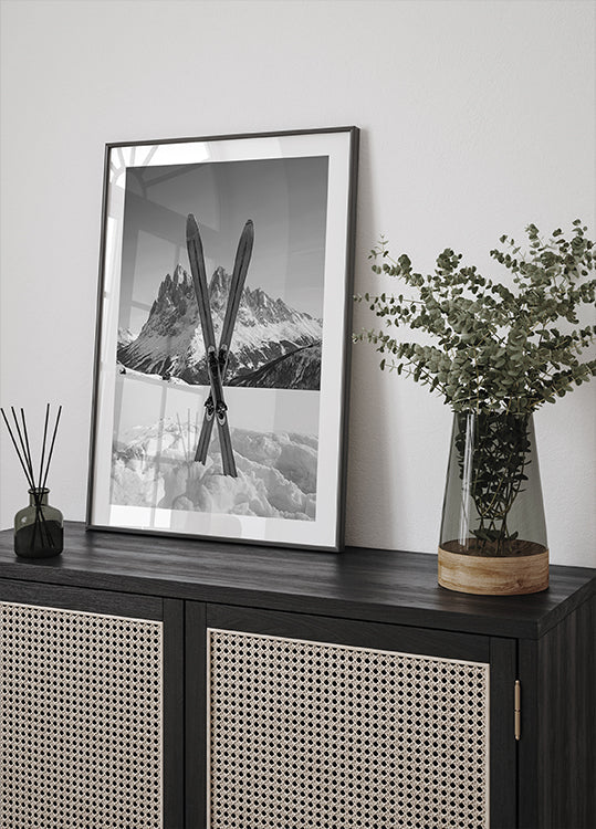 Crossed Skis -juliste