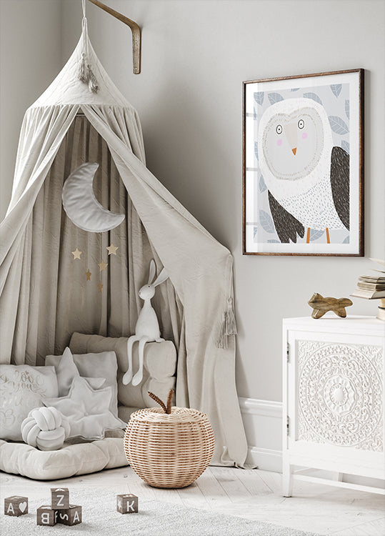 Taiteilija Carla Dalyn hauska talvipöllö harmaalla lehtikuviolla (UUSI)