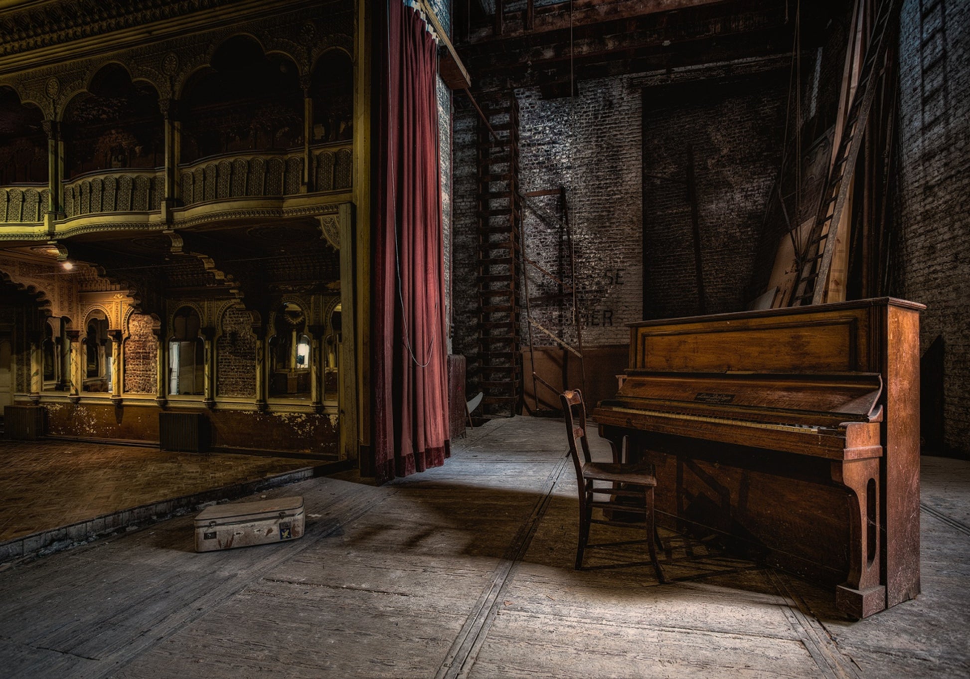 Hylätty teatteripiano