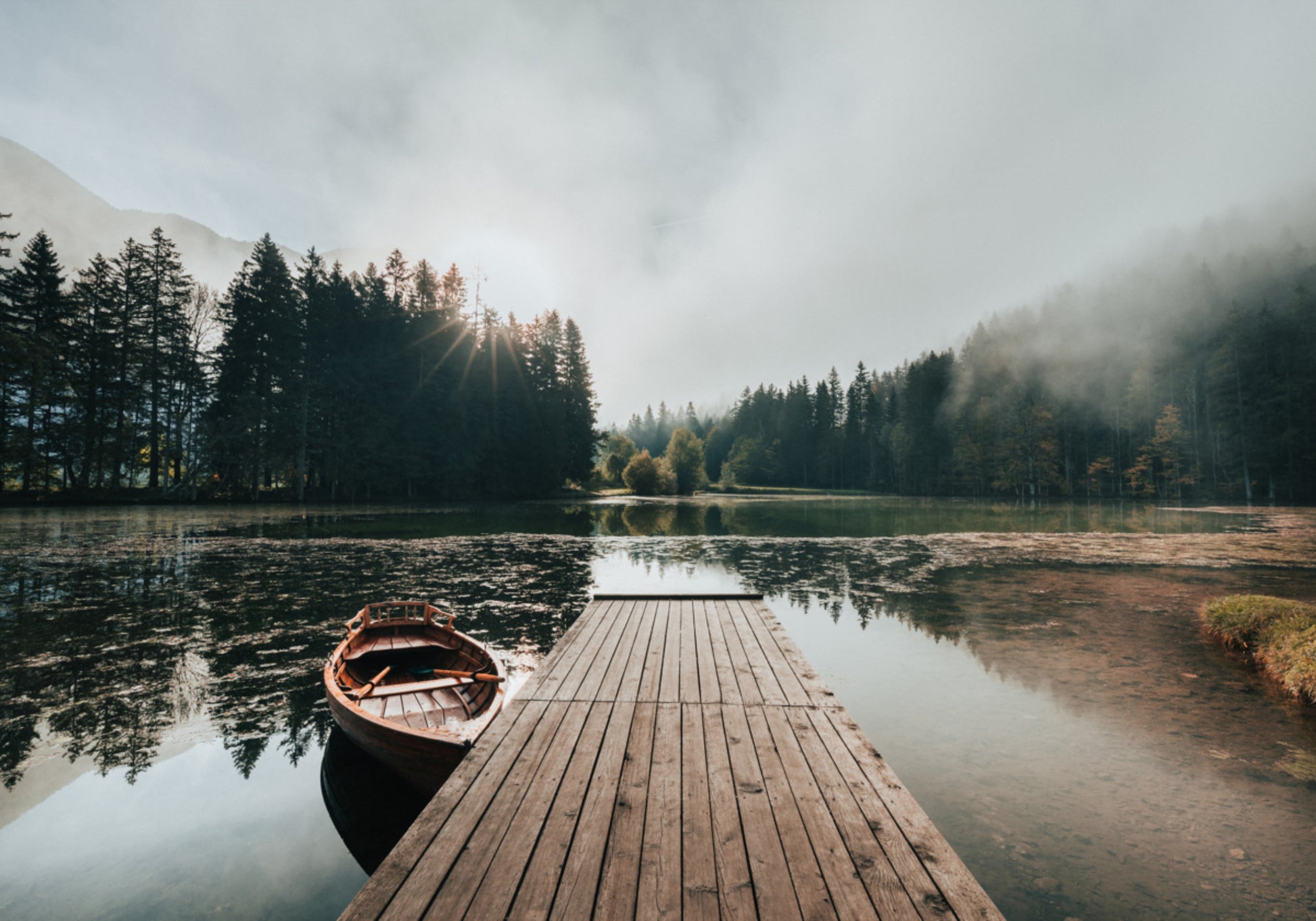 Rauhallinen Lake Dock