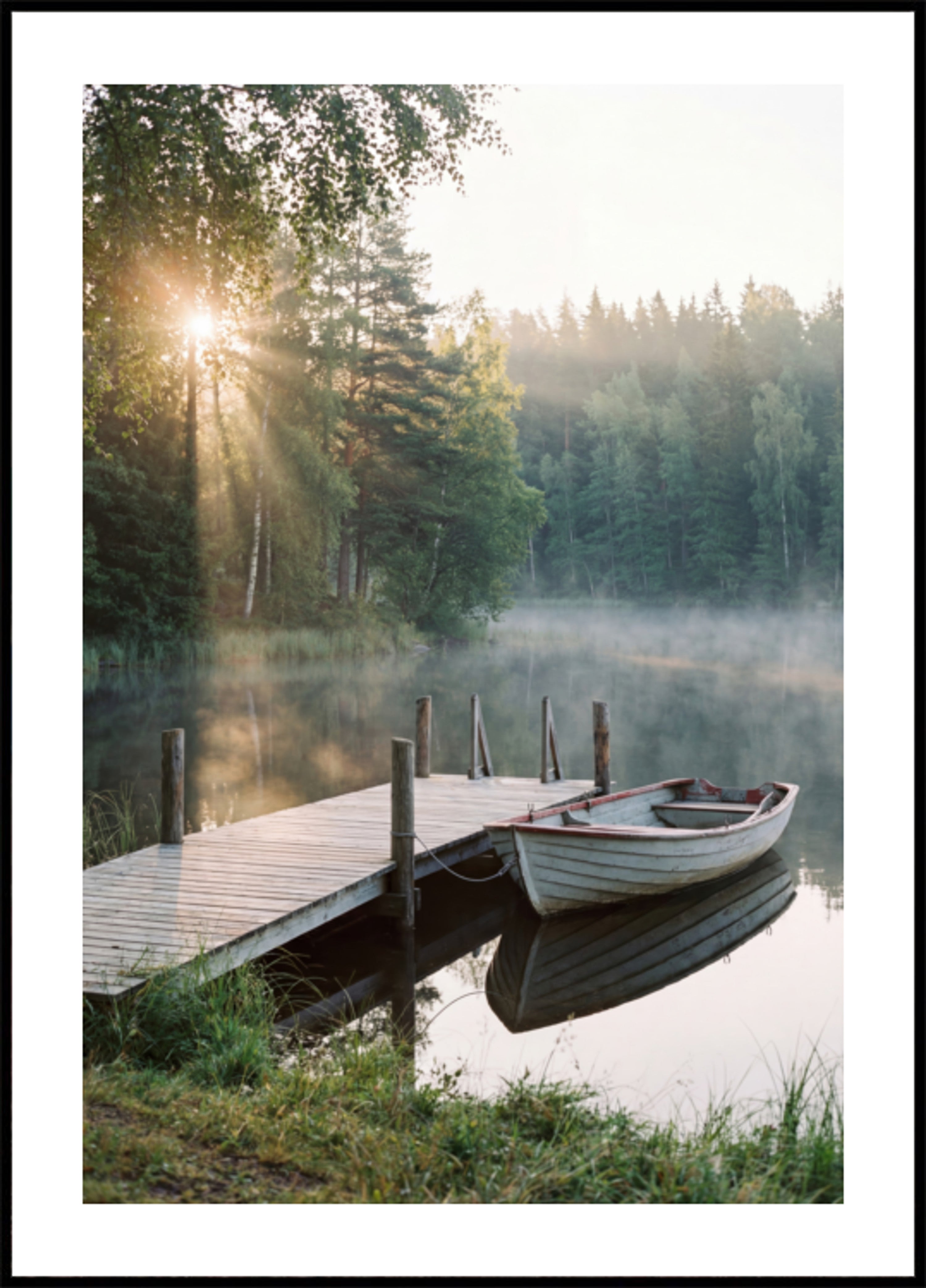 Misty Morning Lake -vene