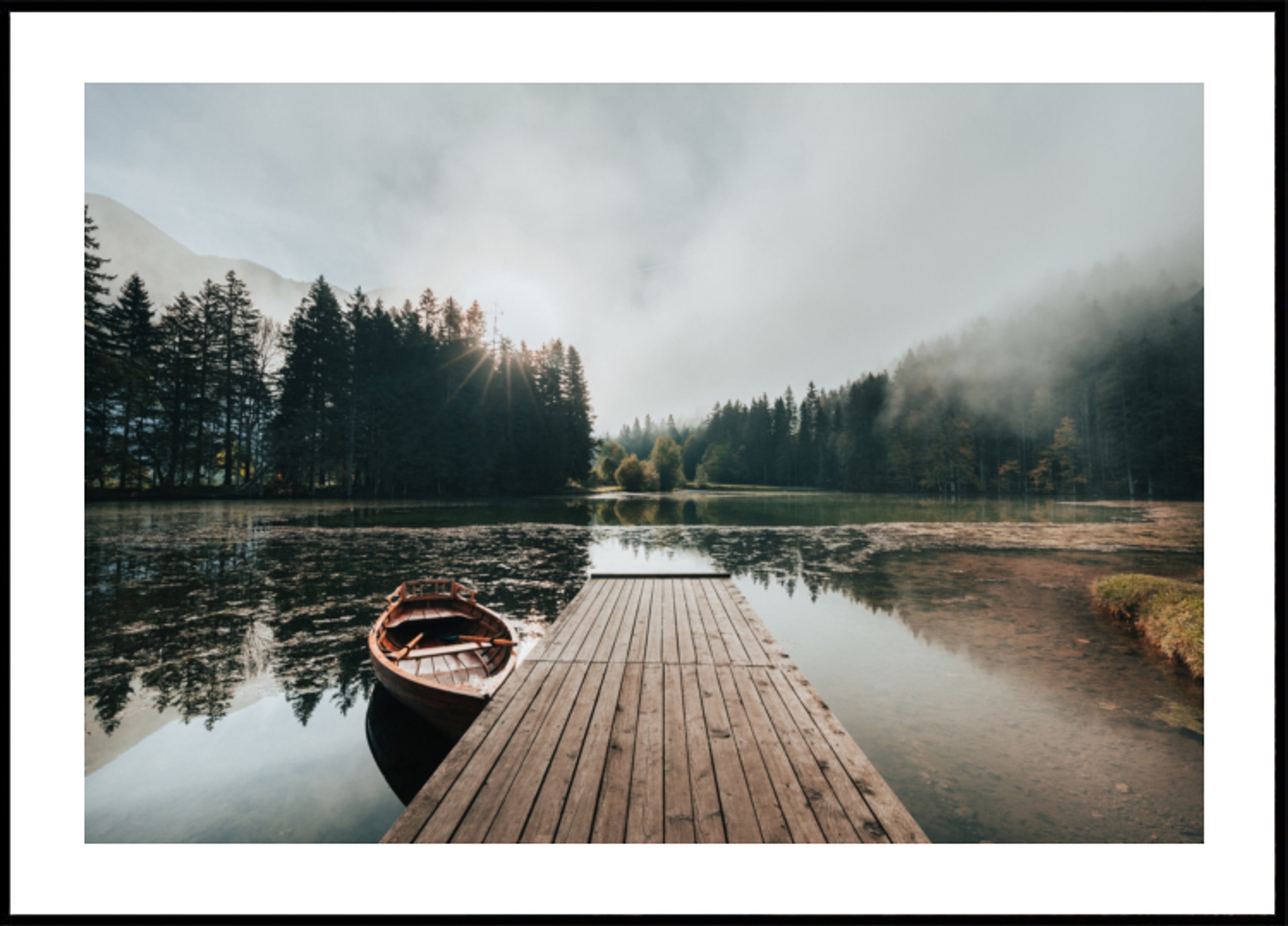 Rauhallinen Lake Dock